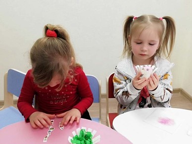 Бусы и банты — Beads and Bows